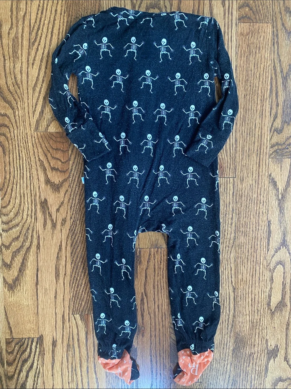 Posh Peanut UNISEX Dancing Skelly Skeleton print footie, size 12-18 months.